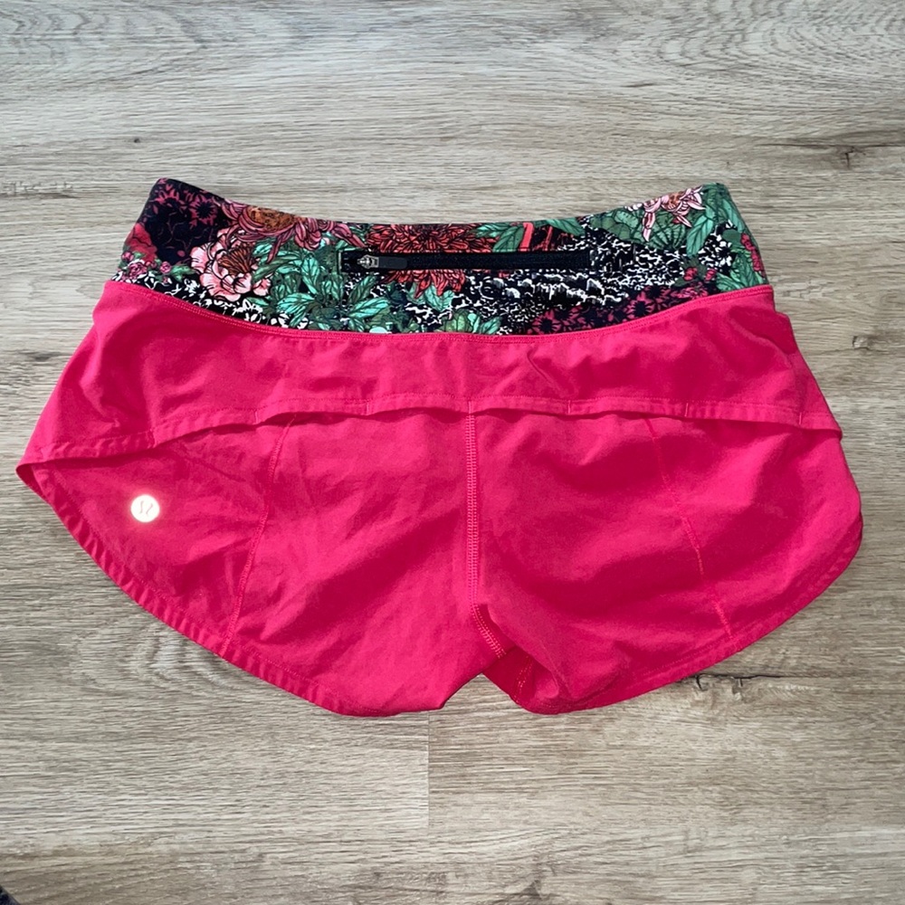 Rare Lululemon Speed Up Shorts 2.5 - size 2